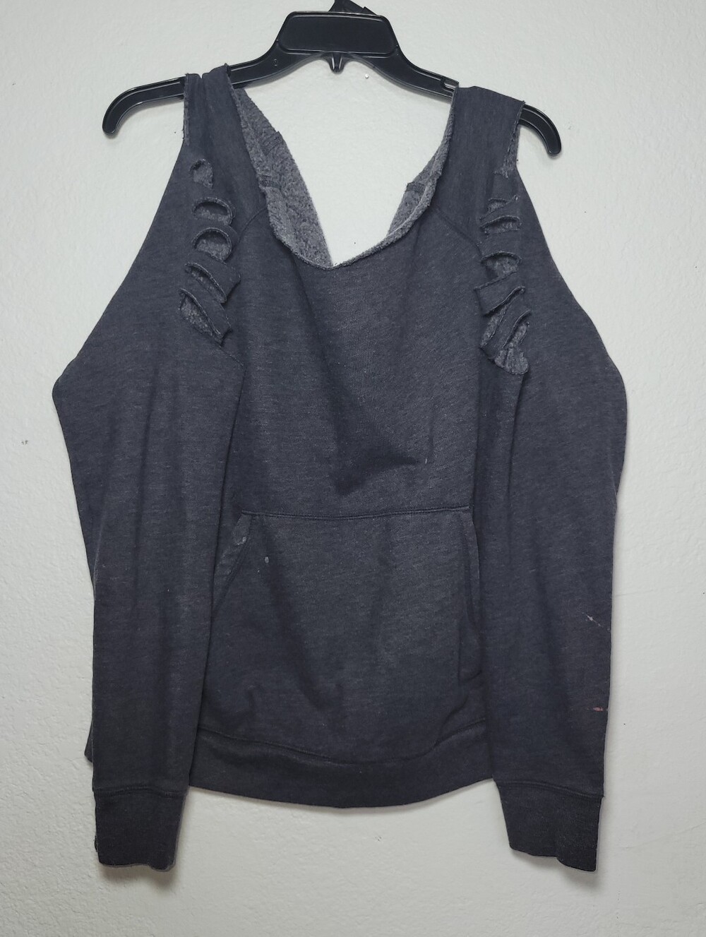 Women’s Cold-Shoulder Pullover Hoodie - Charcoal